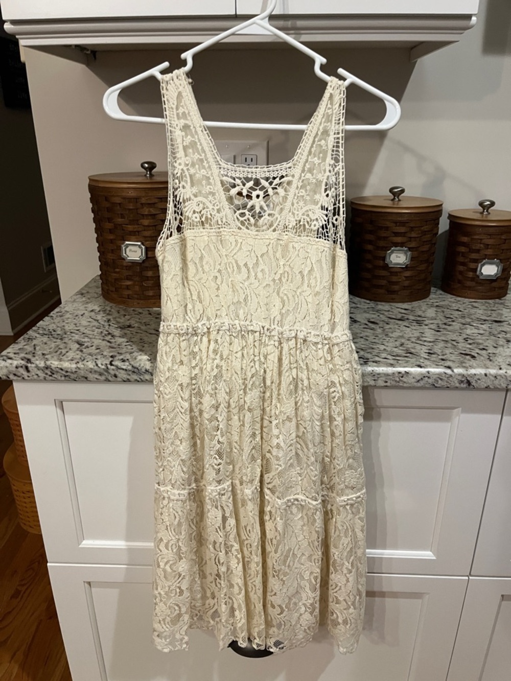 Pinky Cream Lace-Trim dress